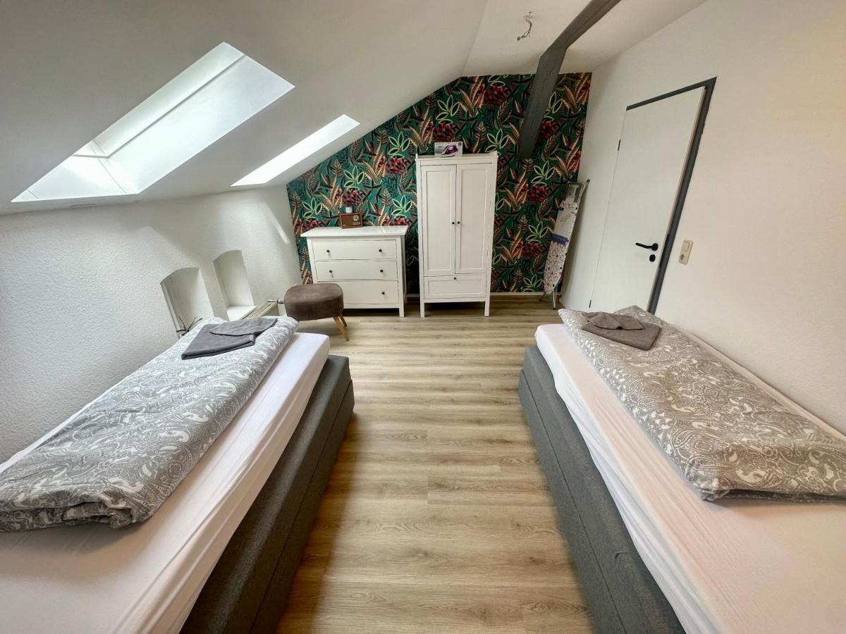 Apartment Zum Bunten Schmetterling Inkl. Parkplatz Erfurt Eksteriør bilde
